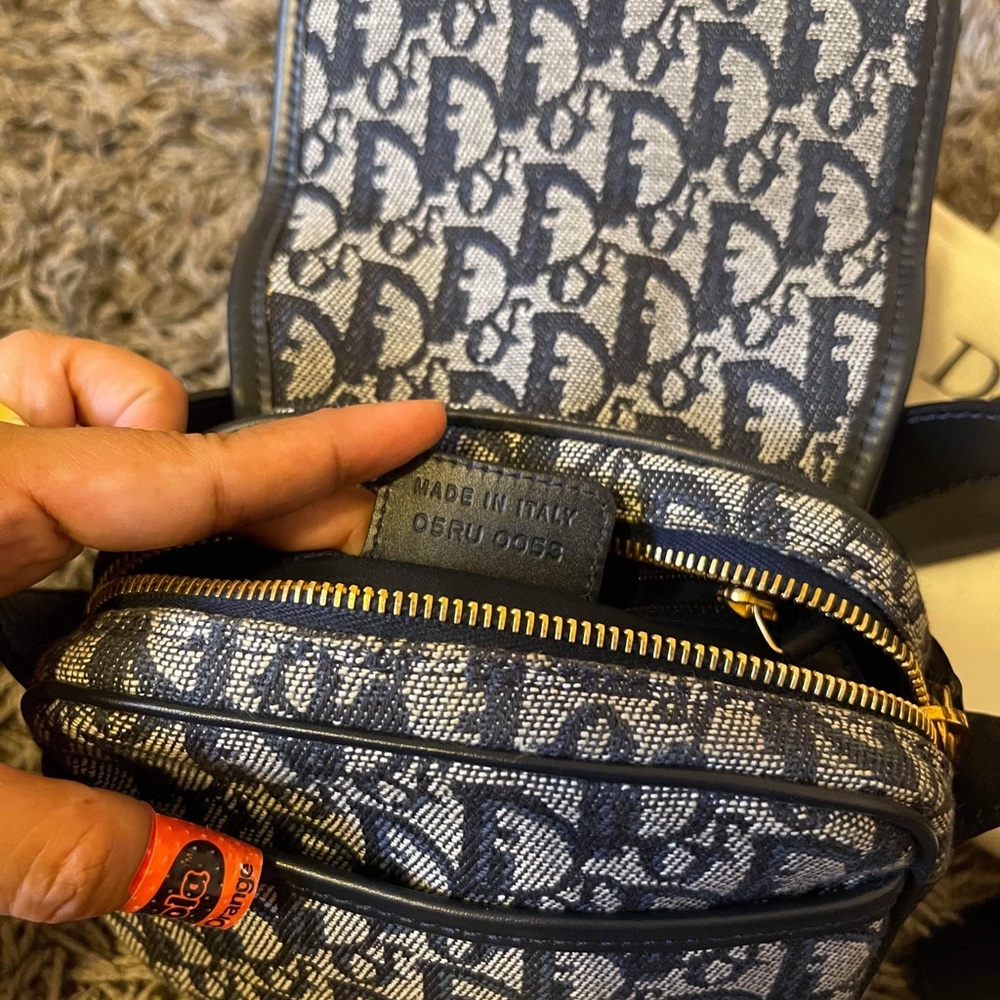 Dior crossbody bag. - Picture 5 of 8